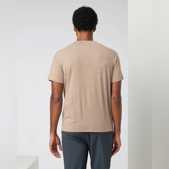 Vuori Men's Short Sleeve Current Stripe Tee Color: Bronze Size Medium V1021 fall - Picture 16 of 16